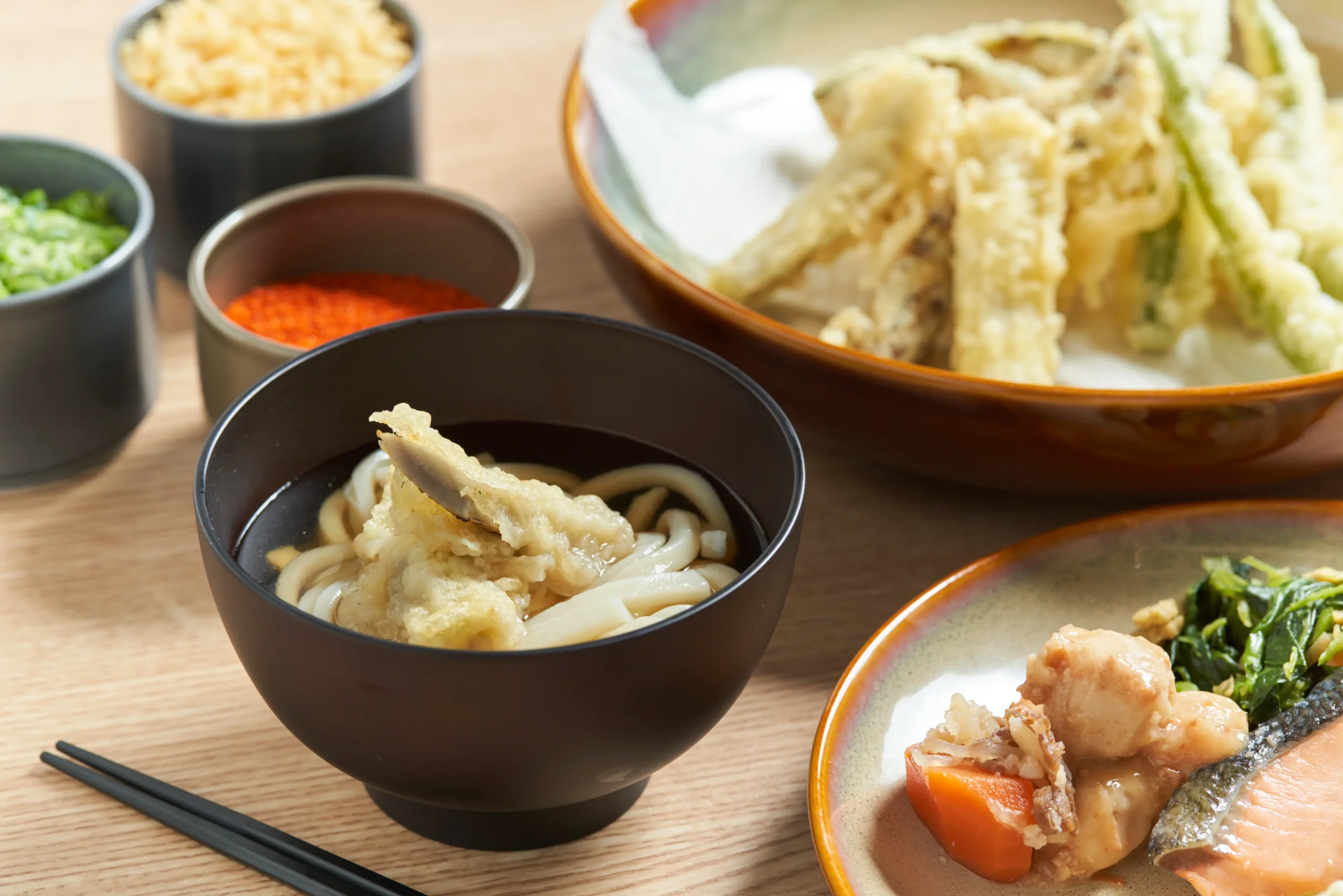 博多名物ごぼ天うどんは自分で茹でるスタイル